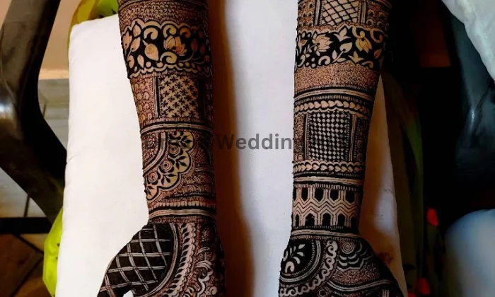 BAREILLY PROFESSIONAL MEHENDI ARTIST